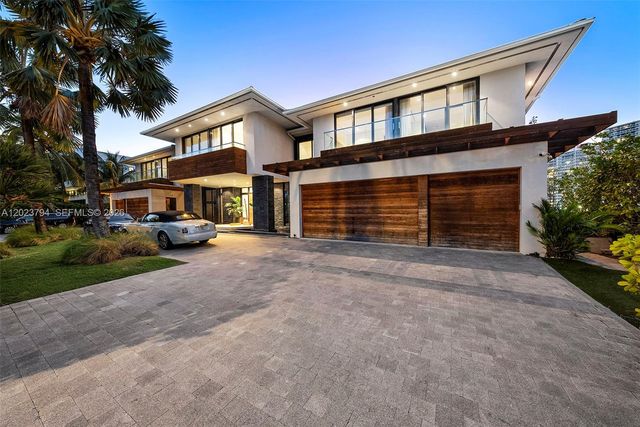 385 Centre Island, Golden Beach, FL 33160