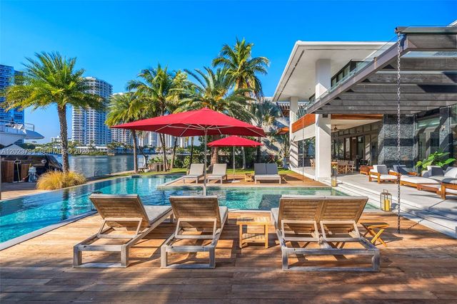 385 Centre Island, Golden Beach, FL 33160