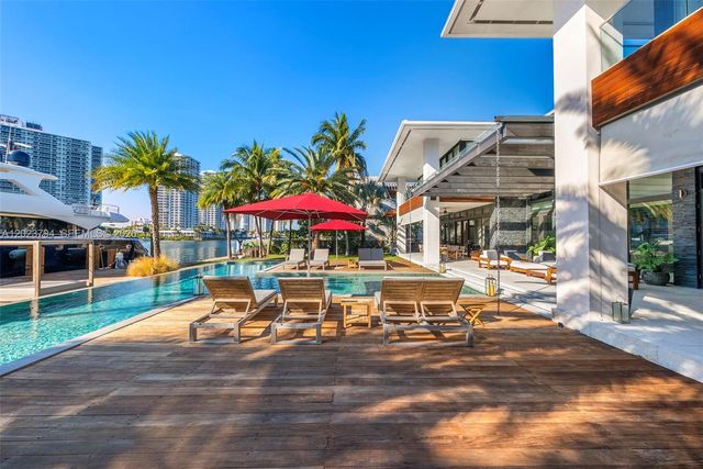 385 Centre Island, Golden Beach, FL 33160