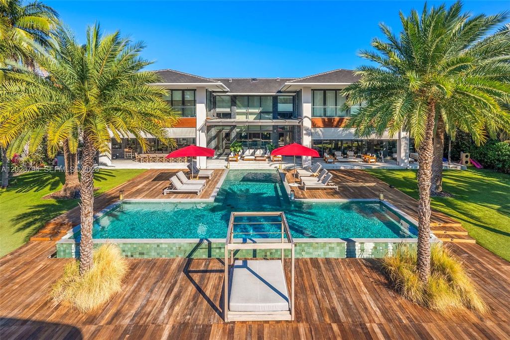 385 Centre Island, Golden Beach, FL 33160