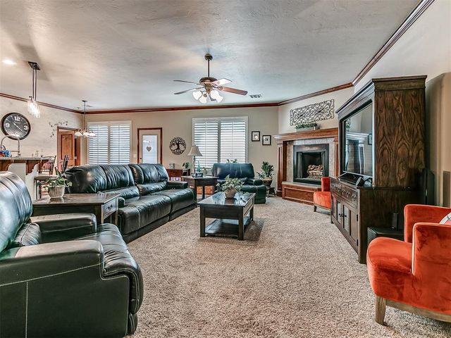 10124 Ashford Drive, Yukon, OK 73099