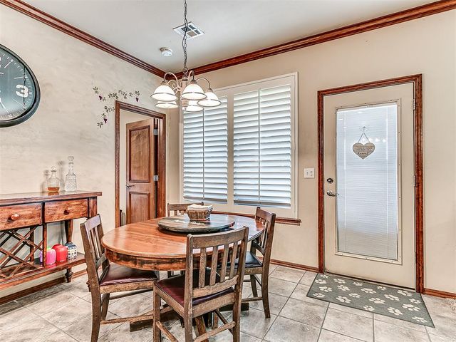 10124 Ashford Drive, Yukon, OK 73099