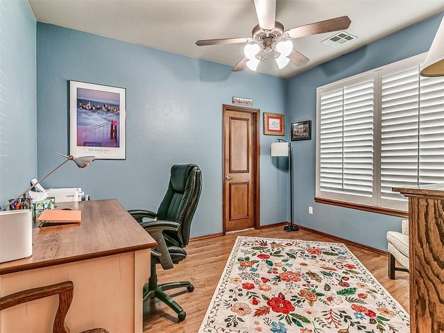 10124 Ashford Drive, Yukon, OK 73099