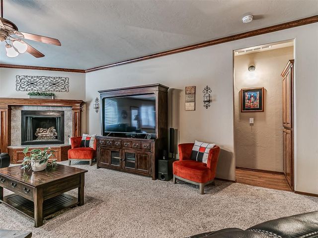 10124 Ashford Drive, Yukon, OK 73099