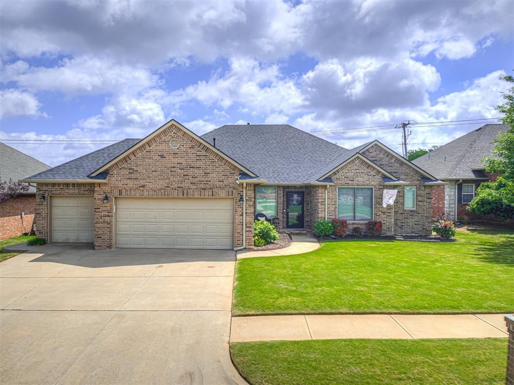 10124 Ashford Drive, Yukon, OK 73099