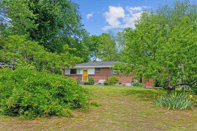 2920 Twin Lawn Dr, Nashville, TN 37214