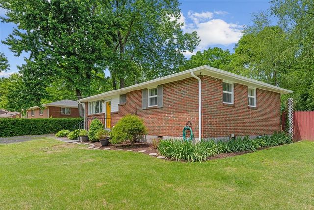 2920 Twin Lawn Dr, Nashville, TN 37214