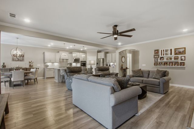 2204 Henderson Dr, Spring Hill, TN 37174