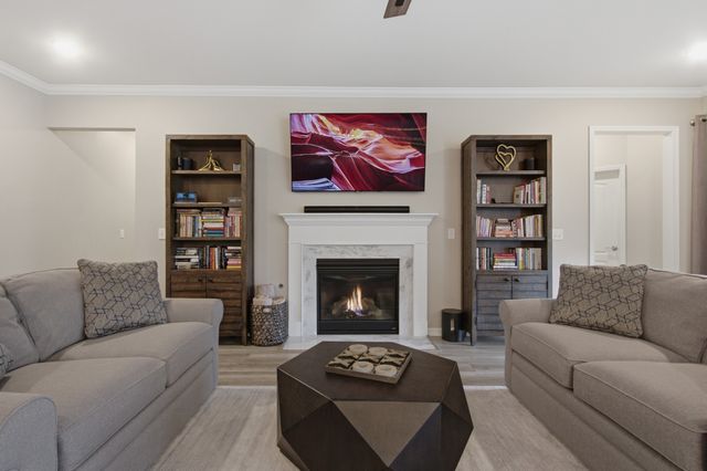 2204 Henderson Dr, Spring Hill, TN 37174
