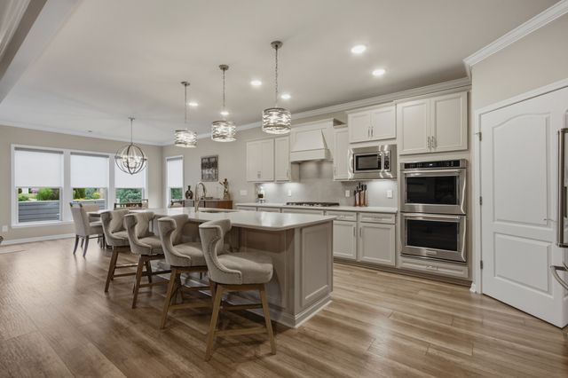 2204 Henderson Dr, Spring Hill, TN 37174