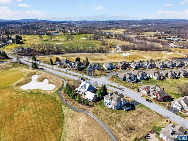 4 Coventry Road, Hamburg, NJ 07419