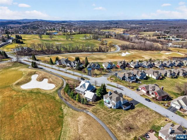 4 Coventry Road, Hamburg, NJ 07419