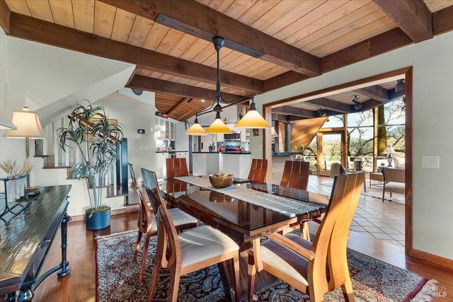 10045 Loch Haven Dr, Santa Rosa, CA 95404