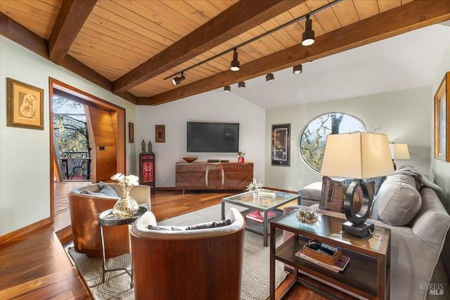 10045 Loch Haven Dr, Santa Rosa, CA 95404