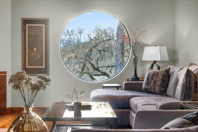 10045 Loch Haven Dr, Santa Rosa, CA 95404