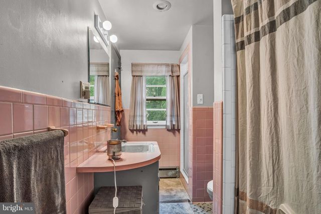 604 SHIELD STREET, Harrisburg, PA 17109