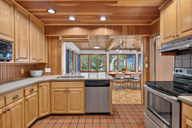 615 Utah Avenue S, Golden Valley, MN 55426