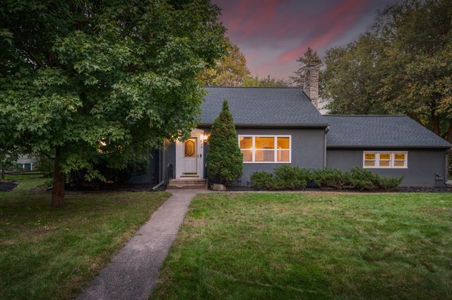 615 Utah Avenue S, Golden Valley, MN 55426
