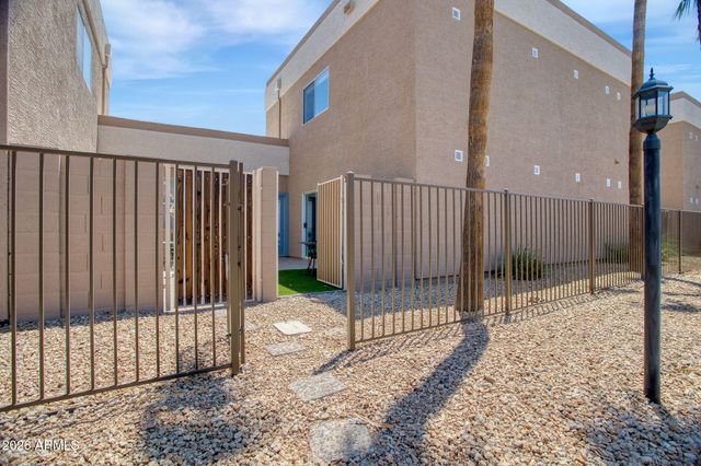 3221 N 37TH Street 18, Phoenix, AZ 85018