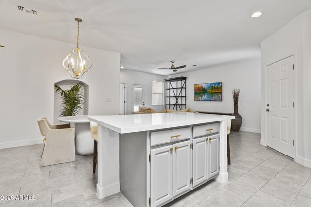 3221 N 37TH Street 18, Phoenix, AZ 85018