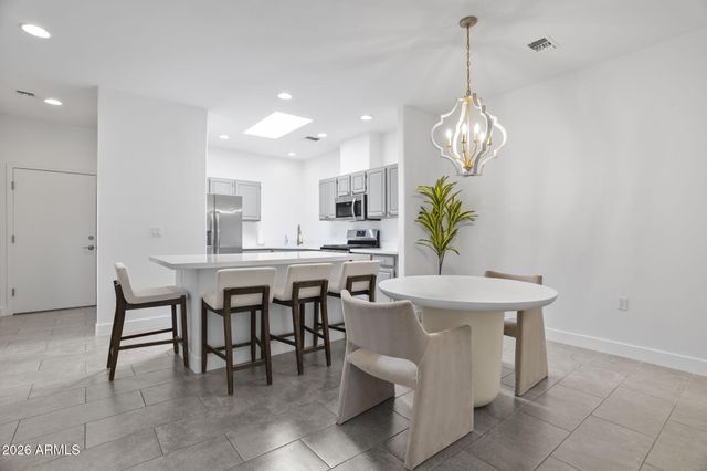 3221 N 37TH Street 18, Phoenix, AZ 85018