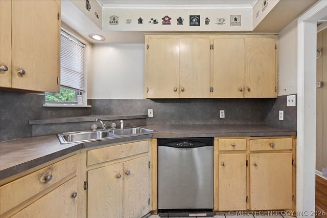 1609 E 55th Place, Tulsa, OK 74105