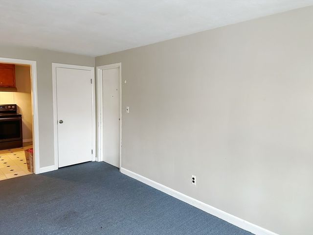 39 Montvale Ave 6, Woburn, MA 01801