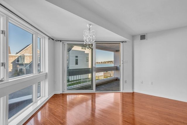 1 Commodore Court 202, Hull, MA 02045