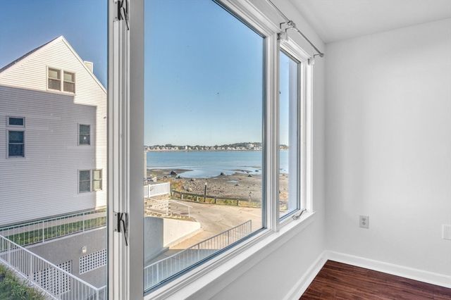 1 Commodore Court 202, Hull, MA 02045