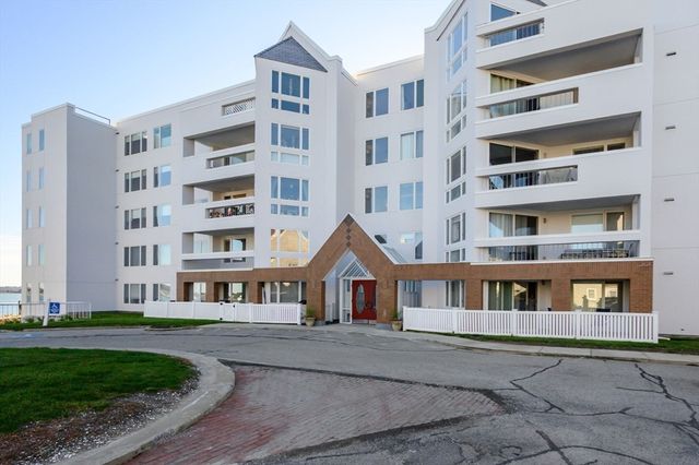 1 Commodore Court 202, Hull, MA 02045