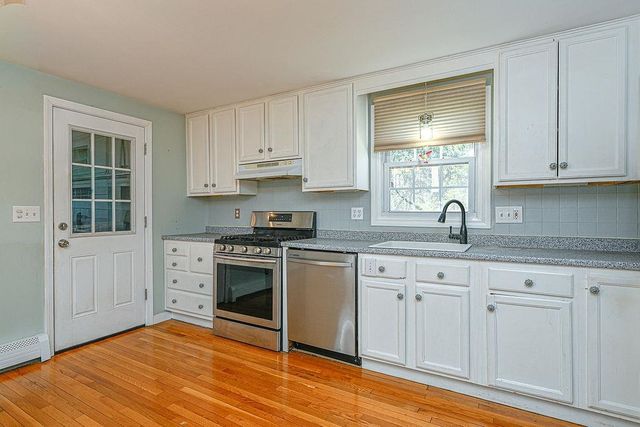 32 Hickory Drive, Amherst, NH 03031