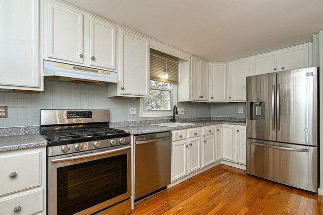 32 Hickory Drive, Amherst, NH 03031