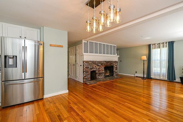 32 Hickory Drive, Amherst, NH 03031