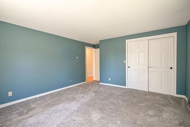 32 Hickory Drive, Amherst, NH 03031