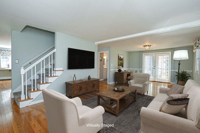 32 Hickory Drive, Amherst, NH 03031