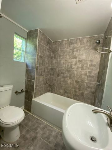 1539 Piney RD, North Fort Myers, FL 33903