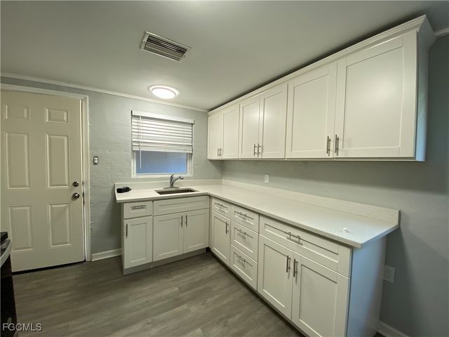 1539 Piney RD, North Fort Myers, FL 33903