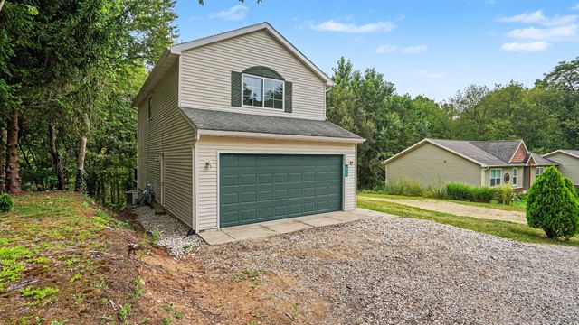 10325 Michael Boulevard, Pinckney, MI 48169