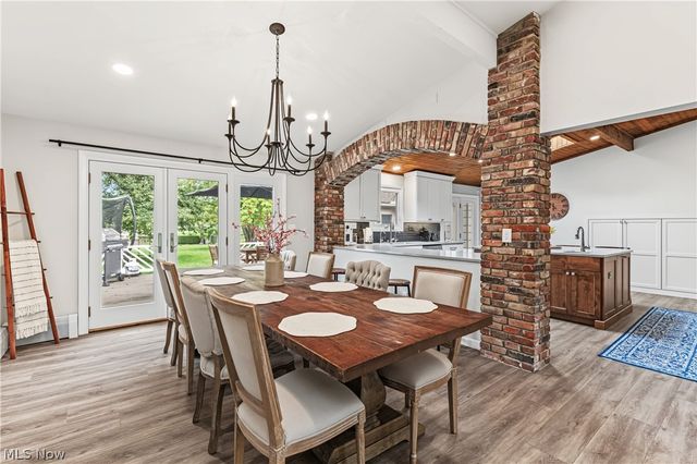 18050 Elliott Drive, Chagrin Falls, OH 44023