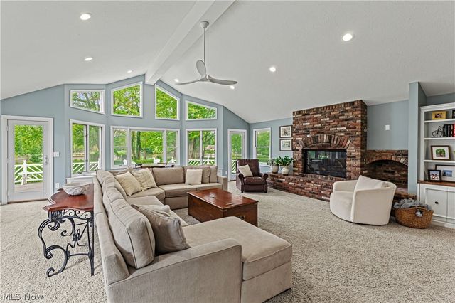 18050 Elliott Drive, Chagrin Falls, OH 44023