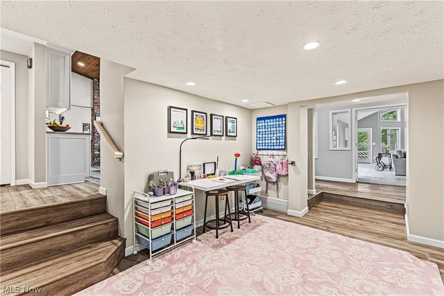 18050 Elliott Drive, Chagrin Falls, OH 44023