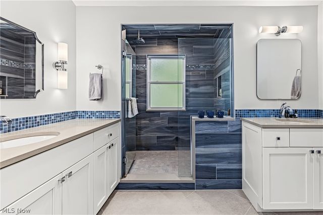18050 Elliott Drive, Chagrin Falls, OH 44023