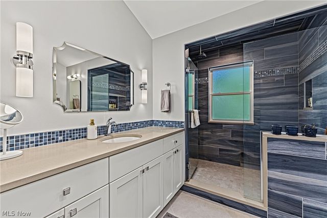 18050 Elliott Drive, Chagrin Falls, OH 44023