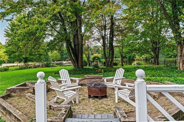 18050 Elliott Drive, Chagrin Falls, OH 44023