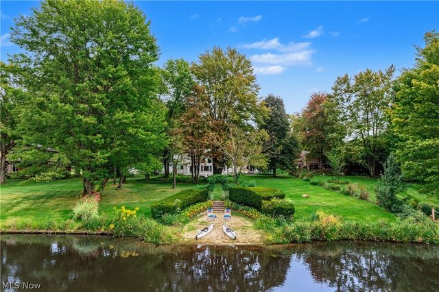 18050 Elliott Drive, Chagrin Falls, OH 44023