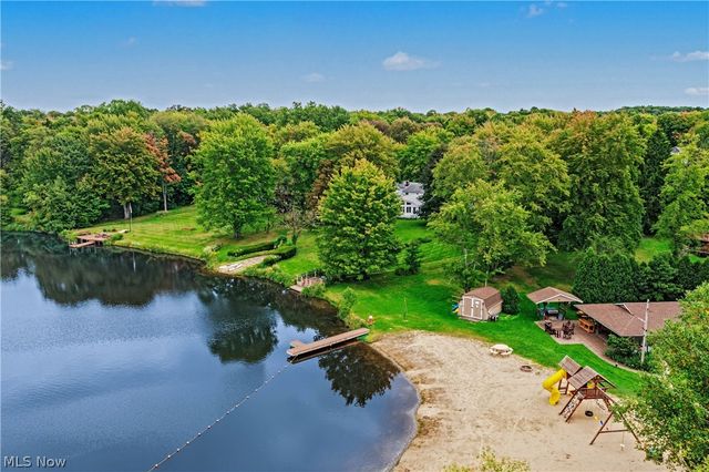 18050 Elliott Drive, Chagrin Falls, OH 44023