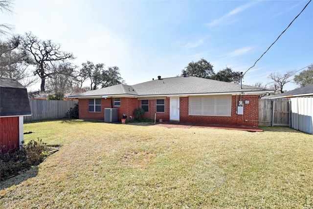 1818 Watercrest Drive, Houston, TX 77008