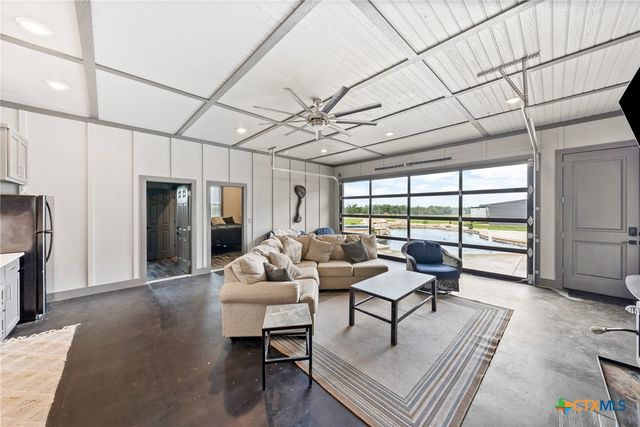 18975 Fm 1123, Holland, TX 76534