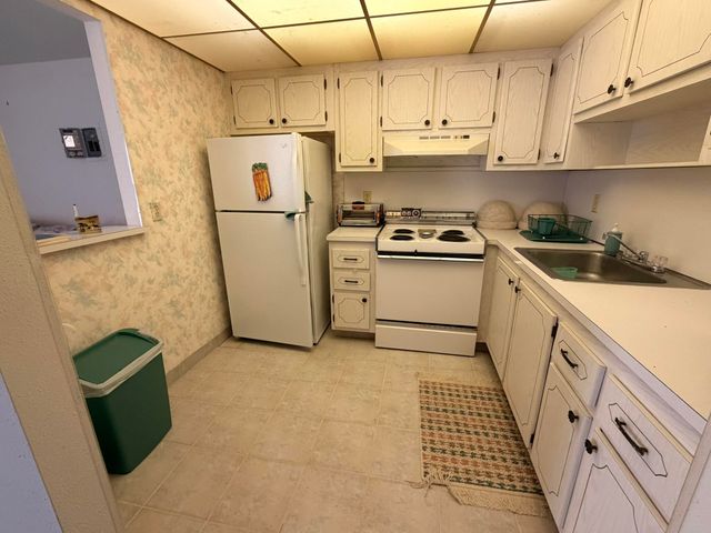 43 Valencia B, Delray Beach, FL 33446