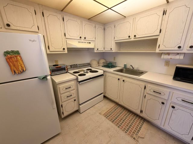 43 Valencia B, Delray Beach, FL 33446